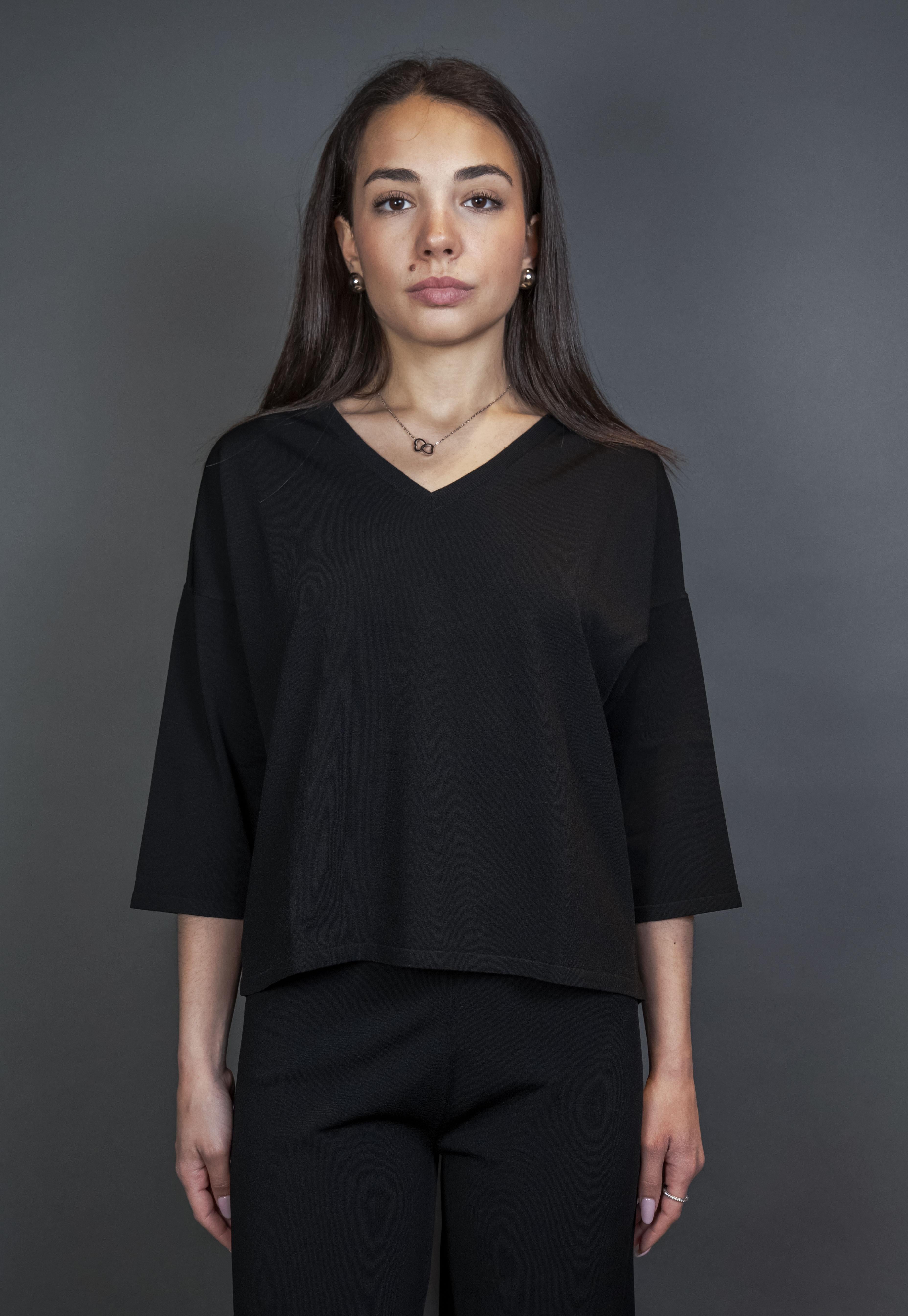 Maglia Manipur Donna 1937 77 nera 1937 77 013 SCOLLO V MANIPUR 